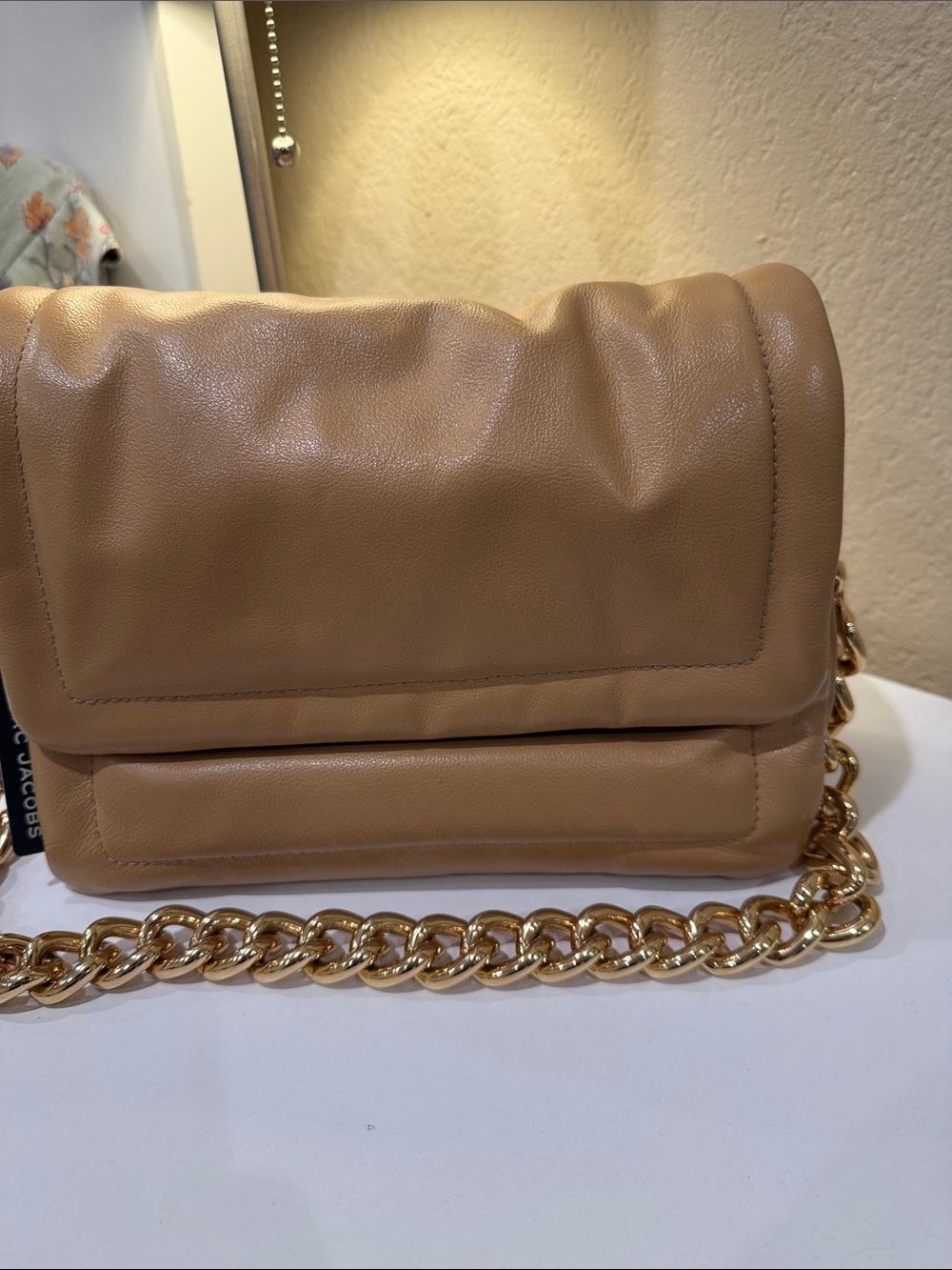 Marc Jacobs Camel Leather Shoulder Bag with Gold Chain - Picture 4 of 13